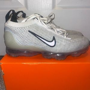 Nike Air Vapormax 2021, Silver, Size 7Y / Women Size 9